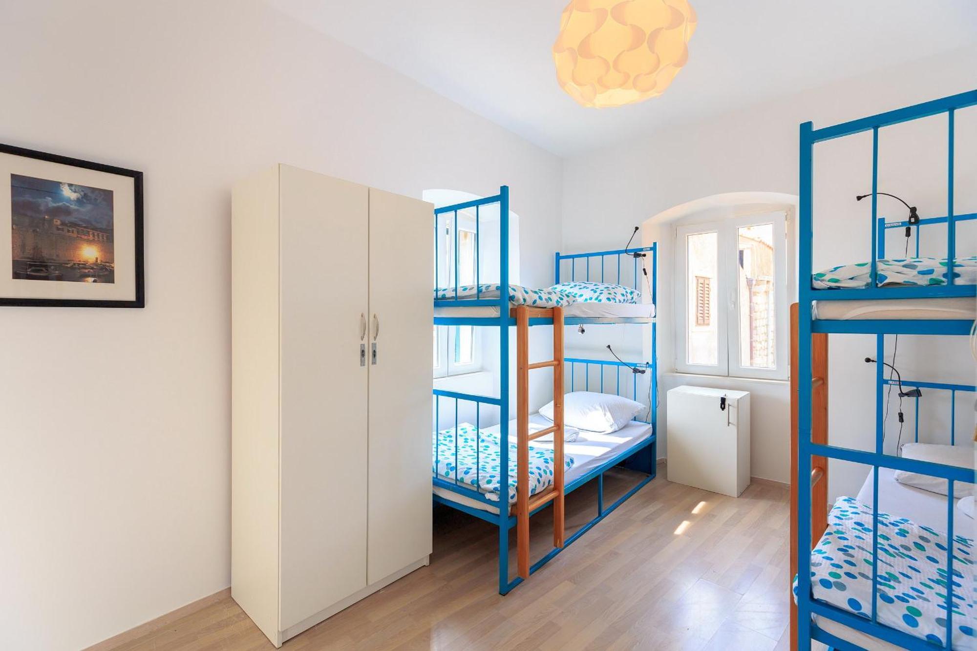 City Walls Hostel Дубровник Екстериор снимка